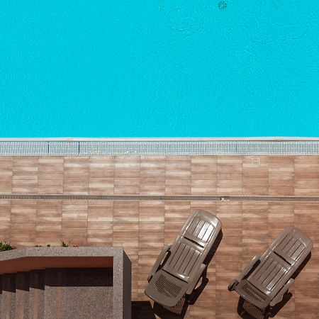 Cristal Blu Aparthotel Santa Teresa Gallura Exteriör bild