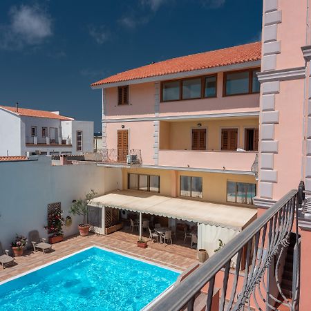 Cristal Blu Aparthotel Santa Teresa Gallura Exteriör bild