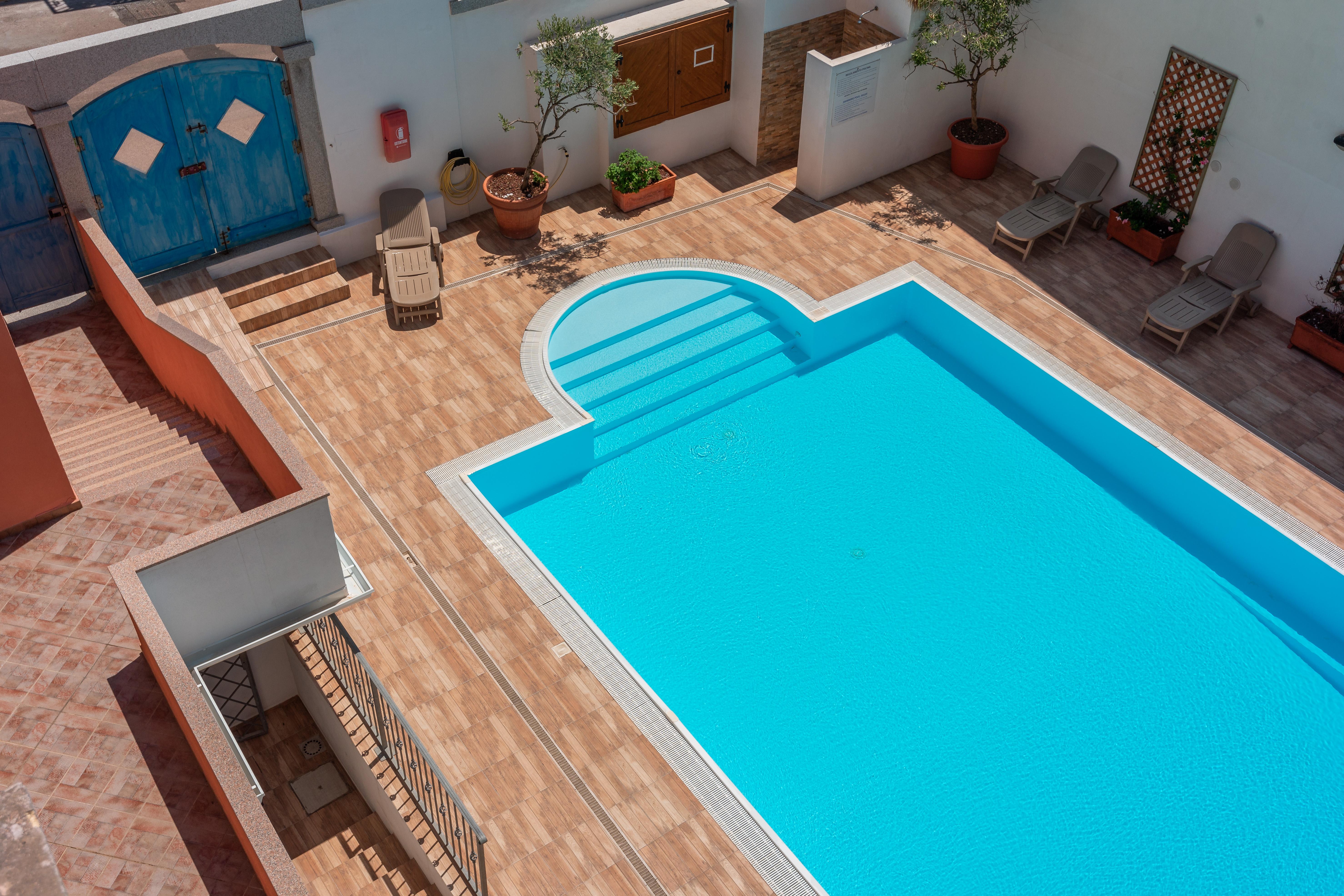 Cristal Blu Aparthotel Santa Teresa Gallura Exteriör bild