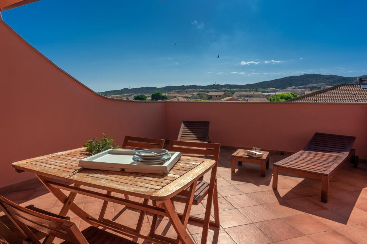 Cristal Blu Aparthotel Santa Teresa Gallura Exteriör bild