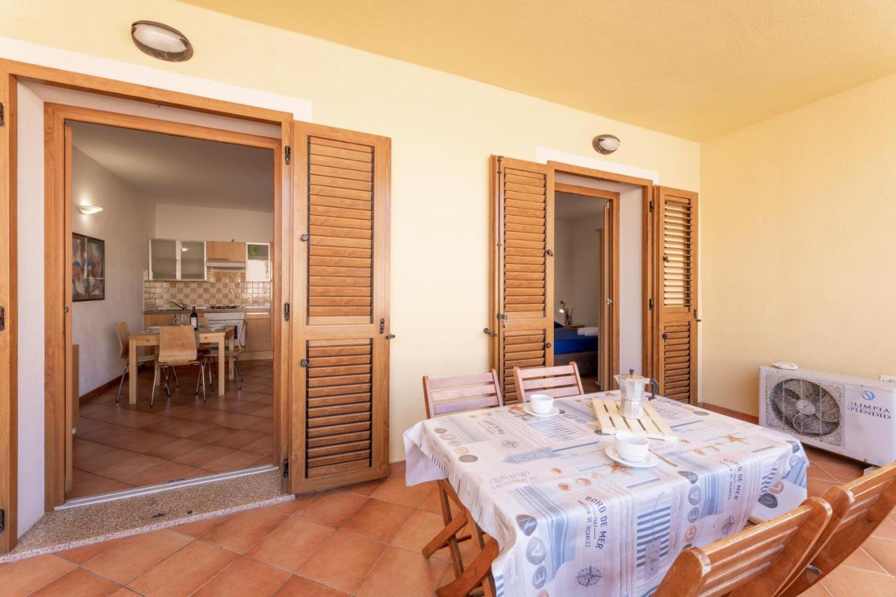 Cristal Blu Aparthotel Santa Teresa Gallura Exteriör bild