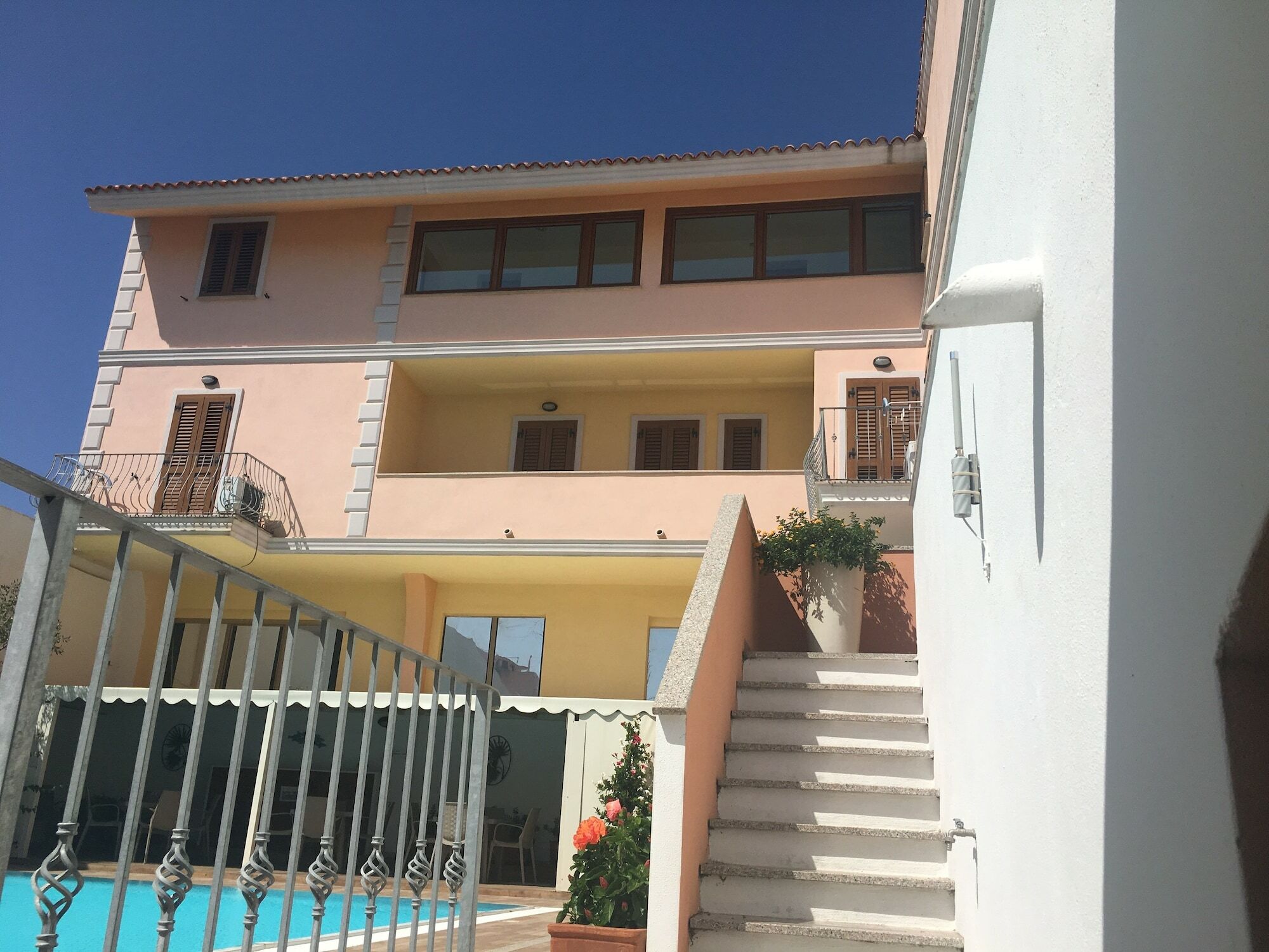 Cristal Blu Aparthotel Santa Teresa Gallura Exteriör bild